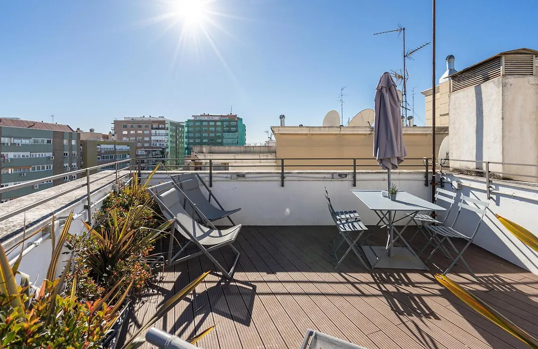 Feelathome Waldorf Suites Apartments-1